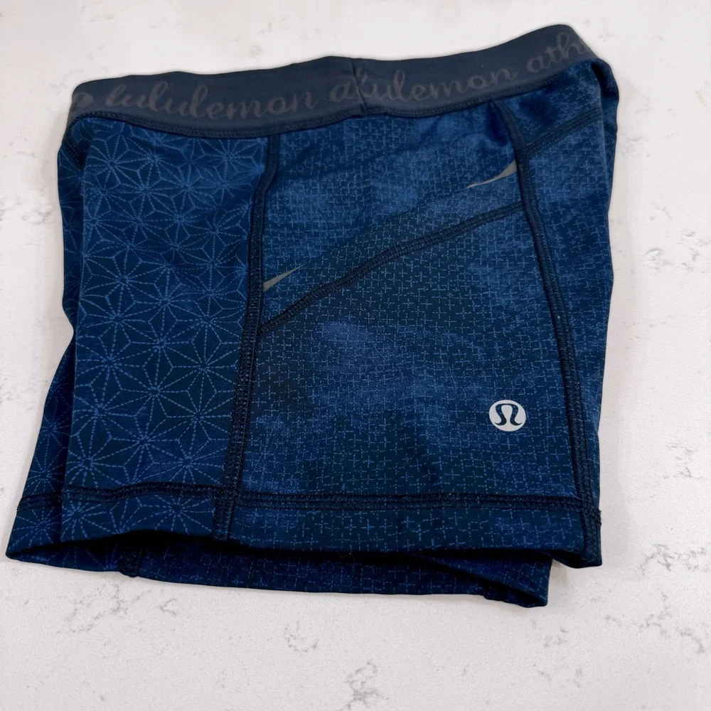 Lululemon athletica ~What The Sport / 4”Short Full   Size 2 Sashiko Print